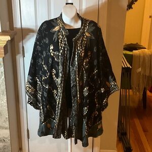 Chic Black and Gold Women's Poncho